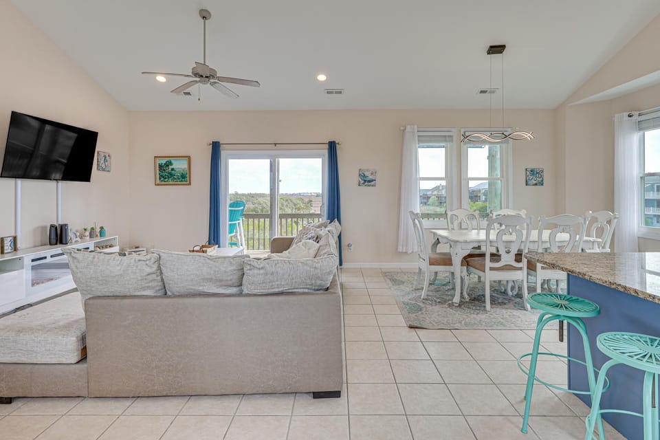 Walk to Surf City Beach: Ocean-View Home w/ Decks! House in Surf City