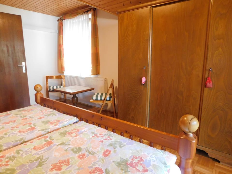 Bedroom, wardrobe