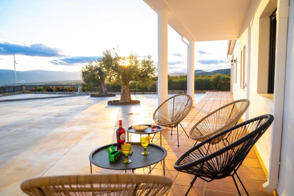 Off site, Day, Natural landscape, Balcony/Terrace, Food and drinks, Mountain view