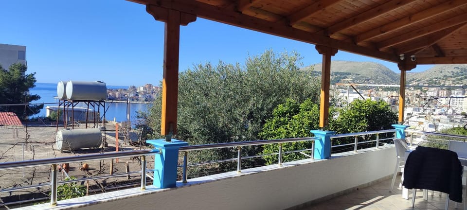 Balcony/Terrace, Mountain view