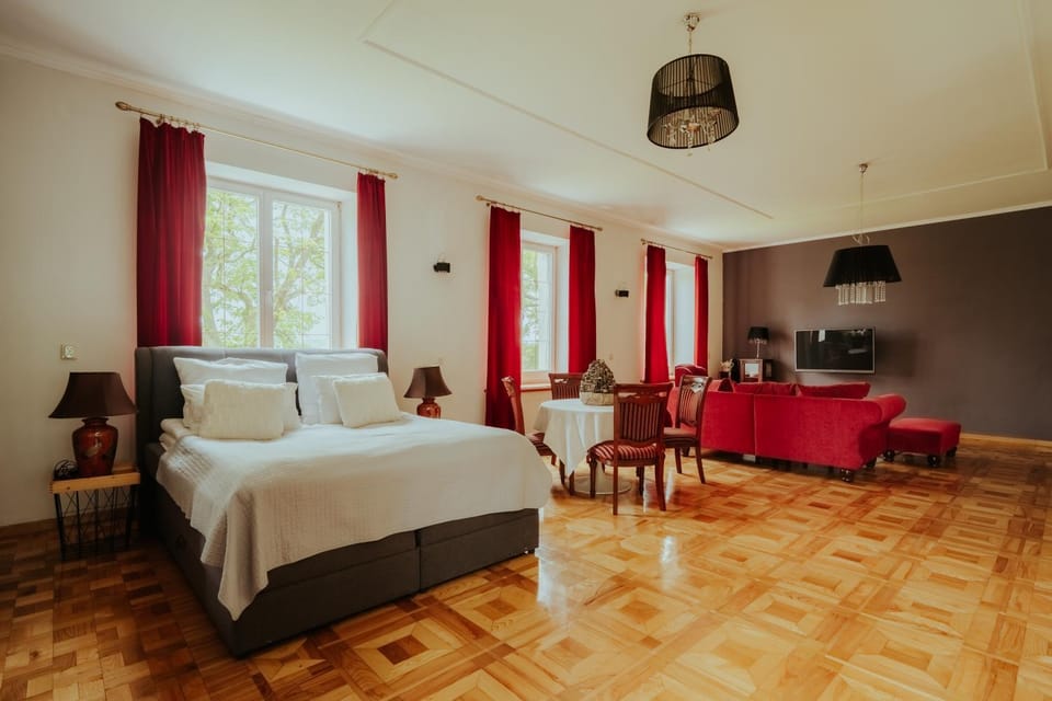 Photo of the whole room