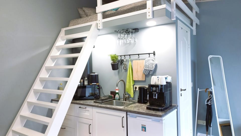 Coffee/tea facilities, Kitchen or kitchenette, minibar, stove, toaster