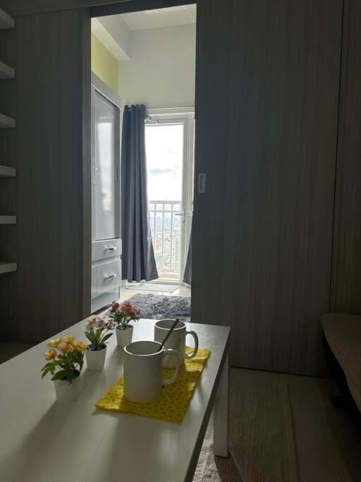Night Blink Staycation and Rentals Apartment in Pasay