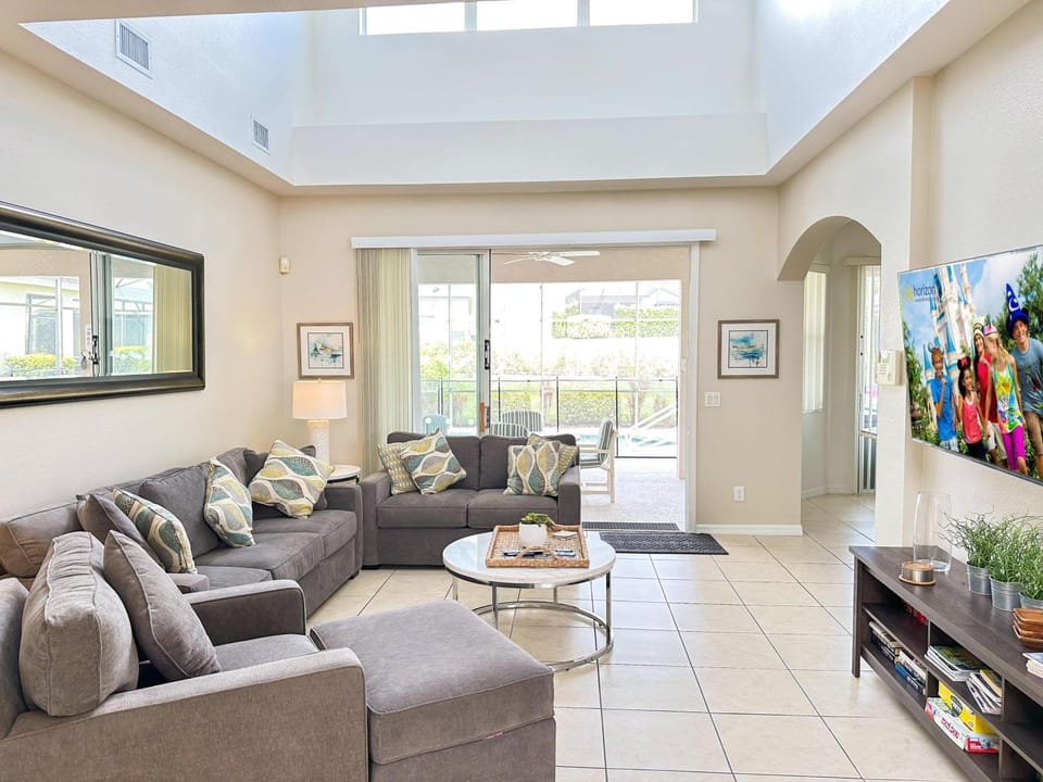 5 bedrooms pool home Calabay Villa in Four Corners