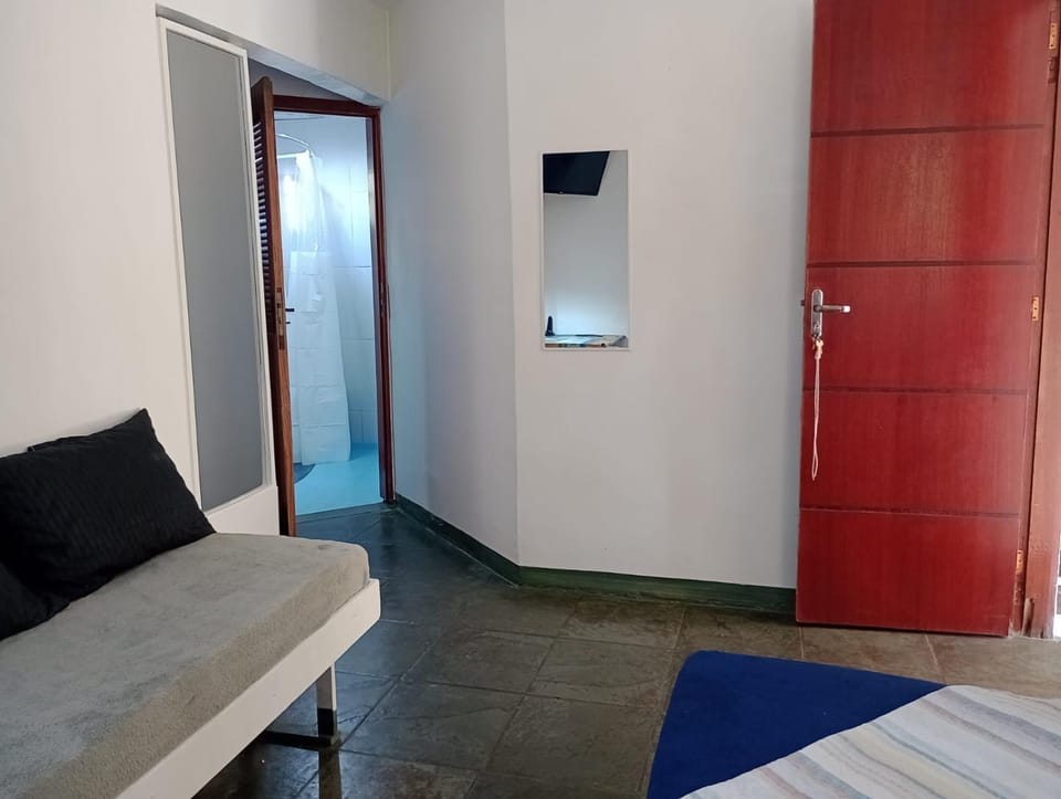 Bed, TV and multimedia, Photo of the whole room, Seating area, Bedroom, wardrobe