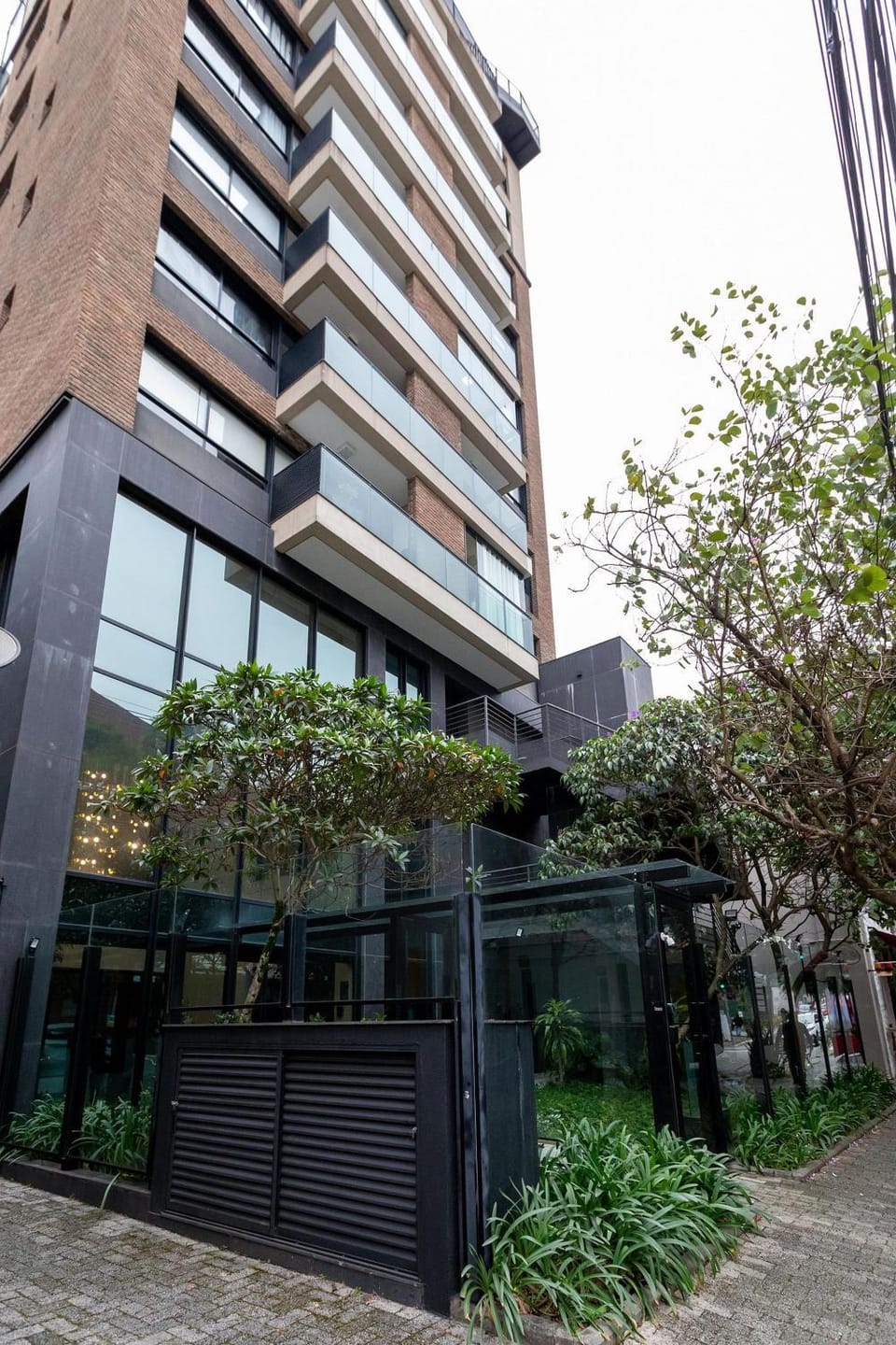 Property building, Facade/entrance, Day