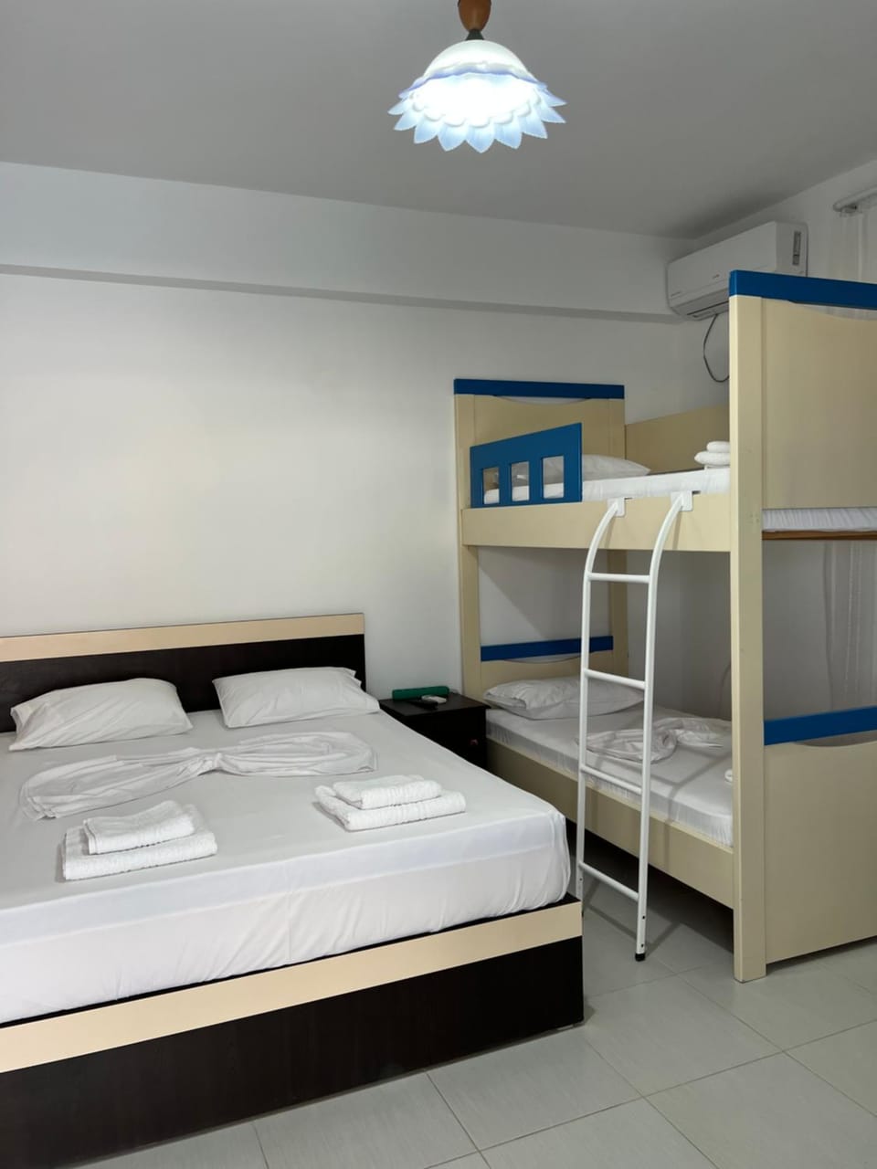 Bed, Bedroom, bunk bed