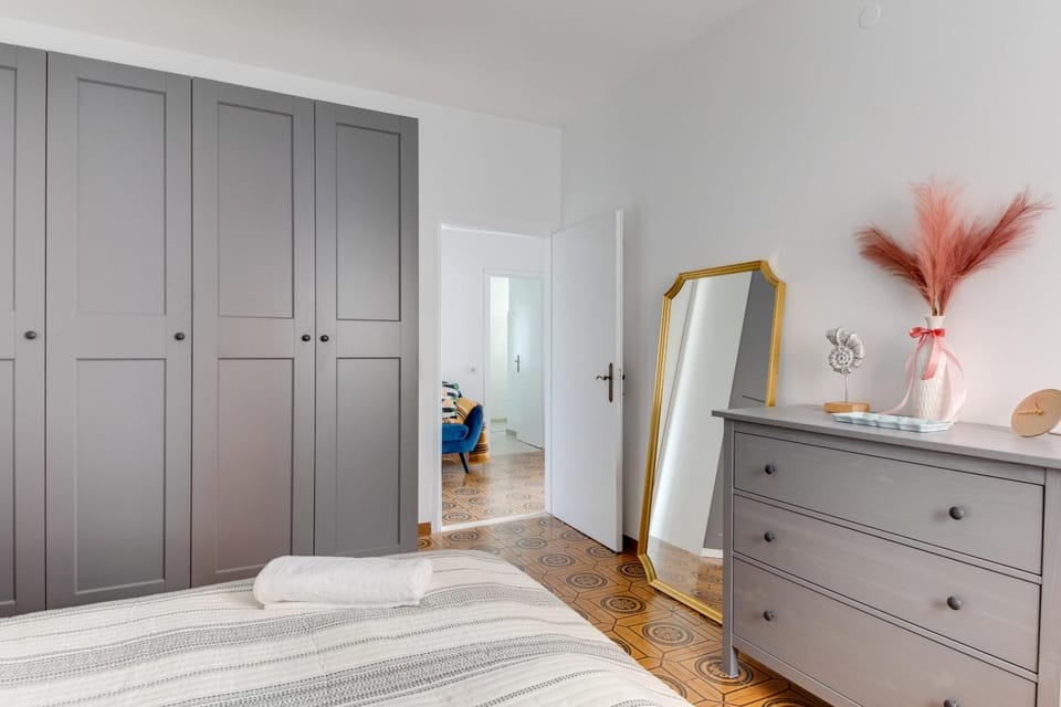 Bed, Photo of the whole room, Bedroom, wardrobe