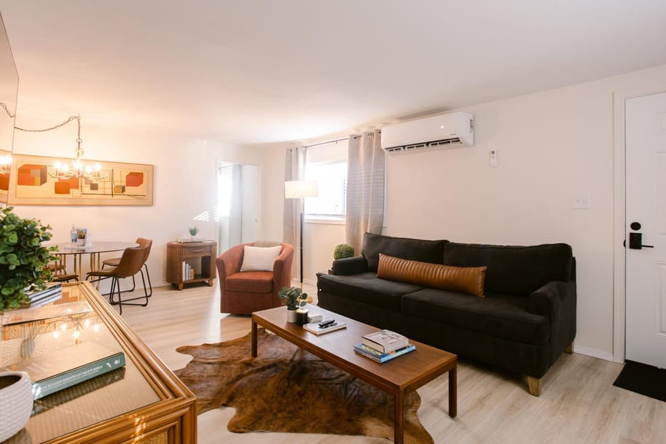 Waterfront River Apartments Hotel in Oregon