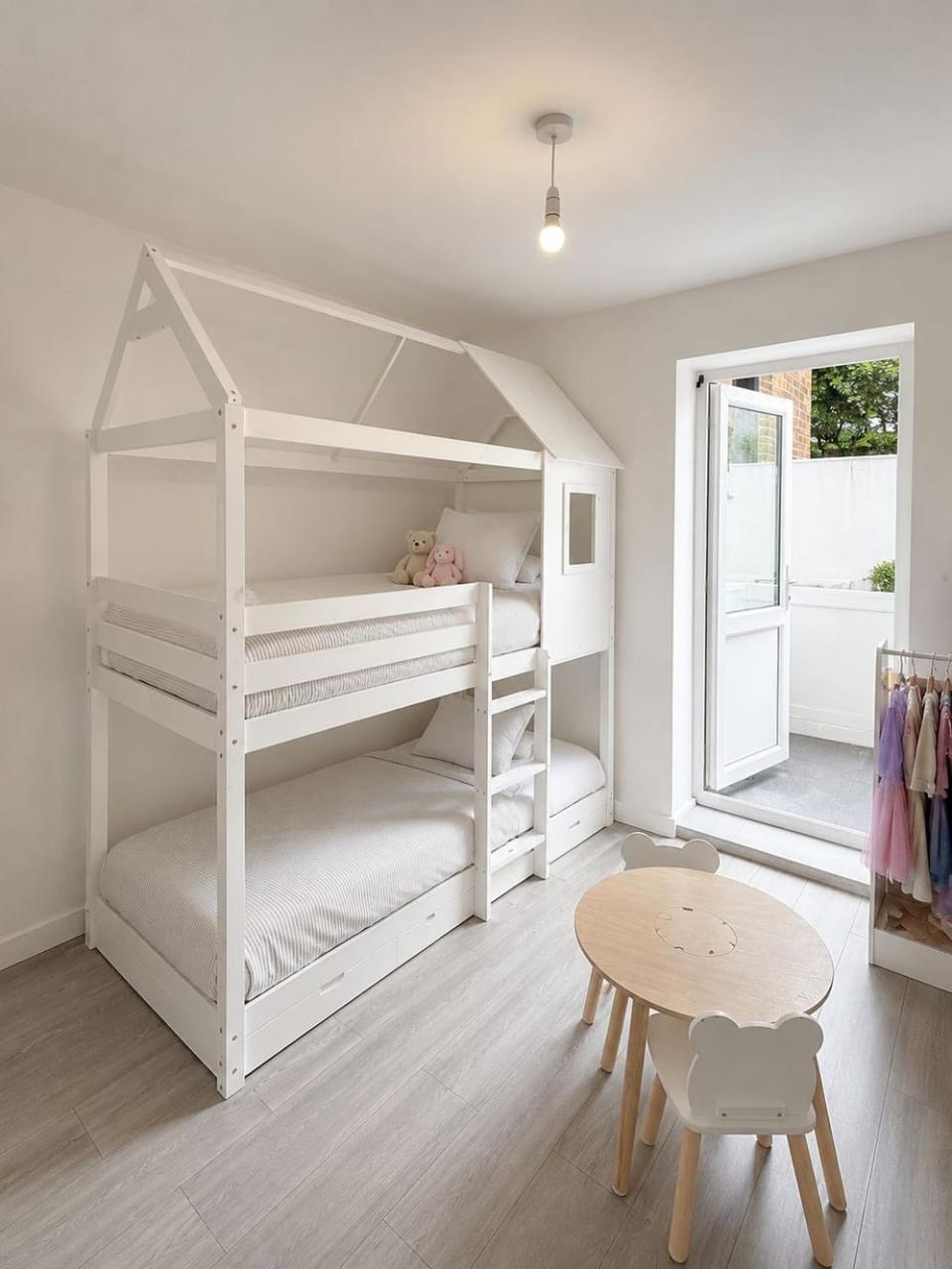 Bed, Photo of the whole room, Bedroom, bunk bed