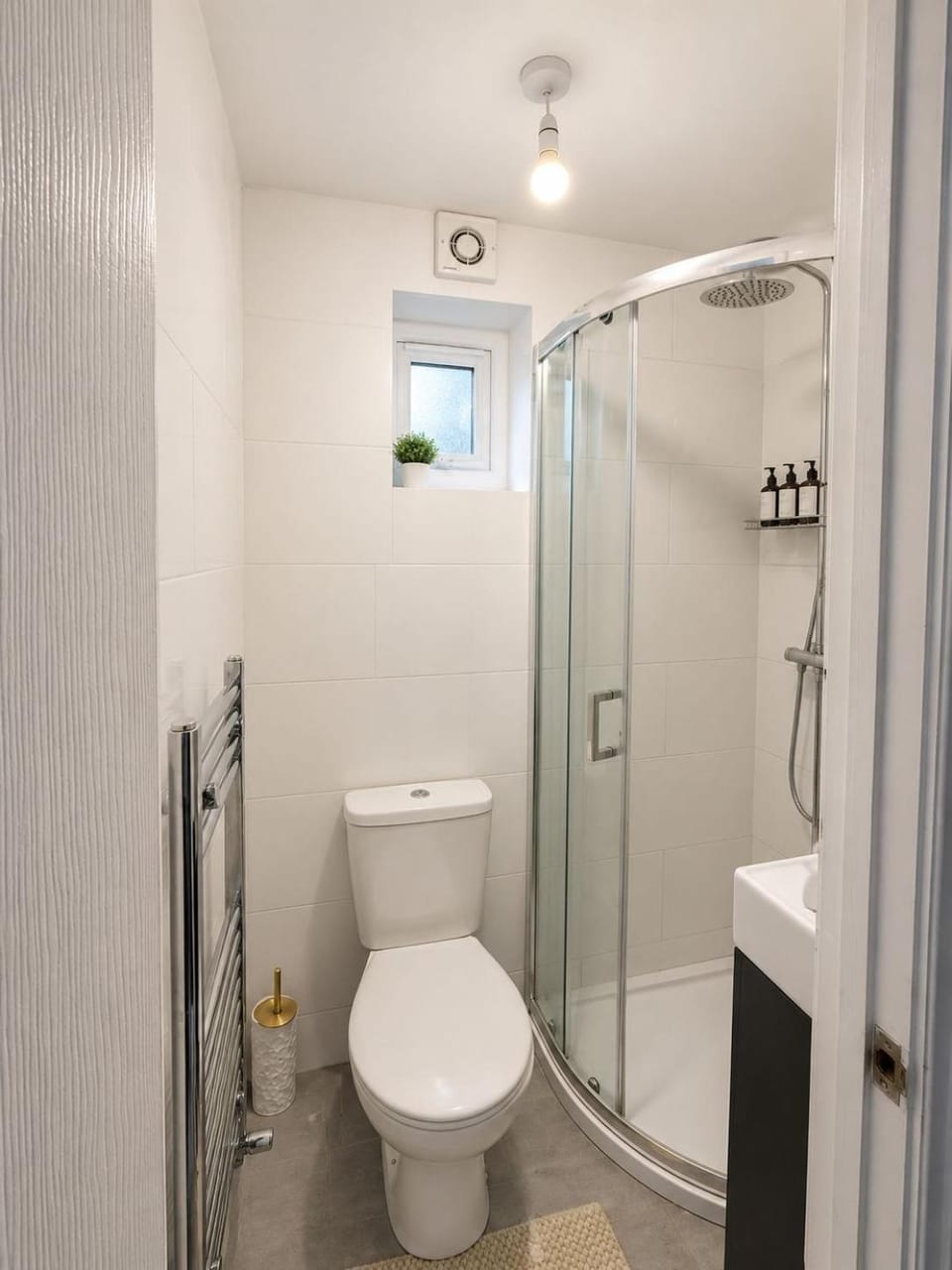 Shower, Toilet, Bathroom, heating