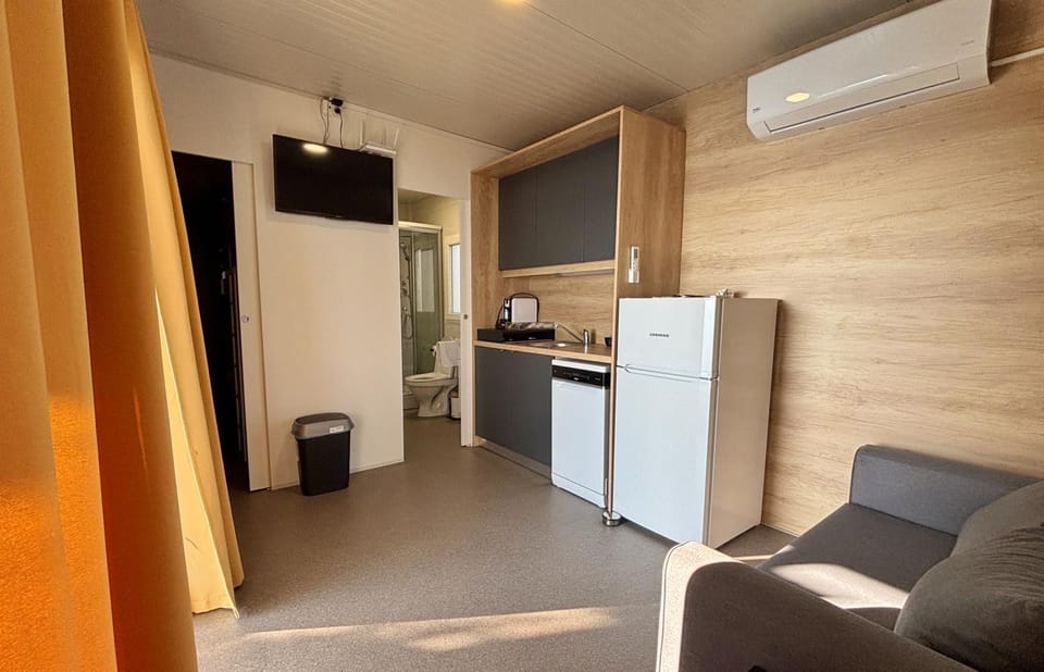 Hipo camp - Mobil home Sestrica Campground/ 
RV Resort in Zadar County