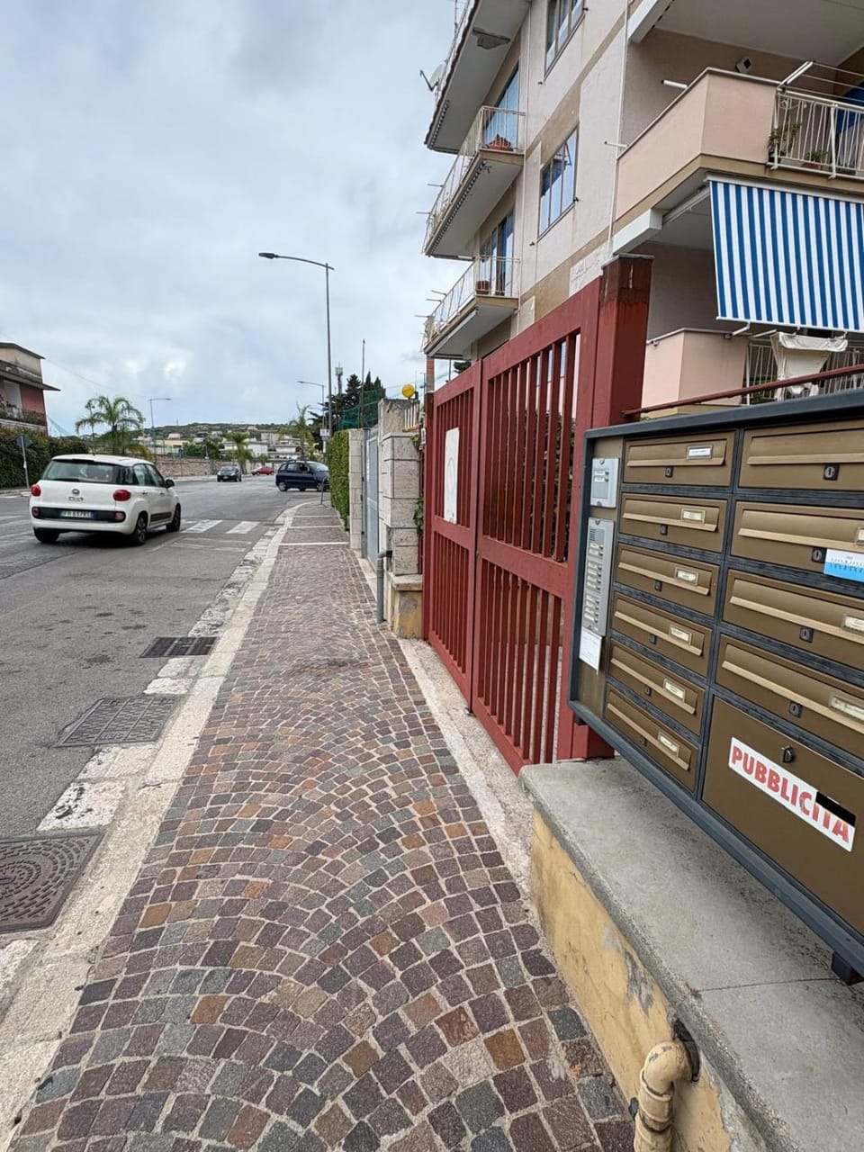 Neighbourhood, Street view