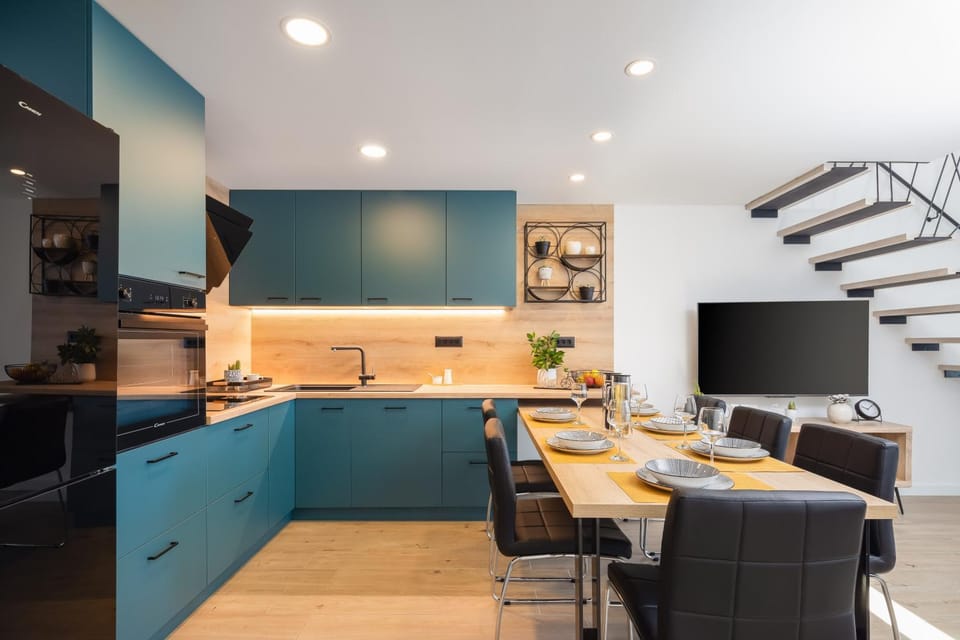 TV and multimedia, Kitchen or kitchenette, Living room, Seating area, Dining area, pet friendly, stove