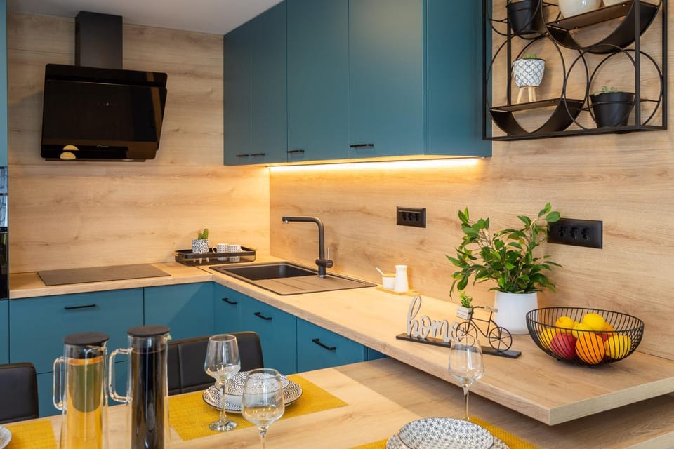 Kitchen or kitchenette, Food and drinks, stove