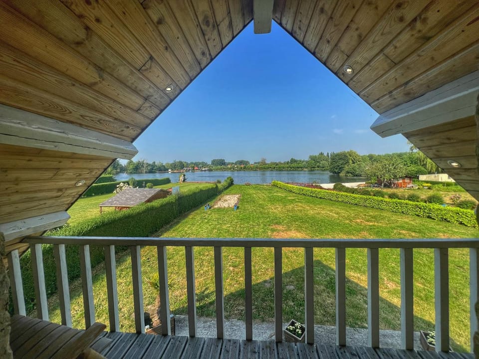 Gite du lac du Palentin Ardres House in Hauts-de-France