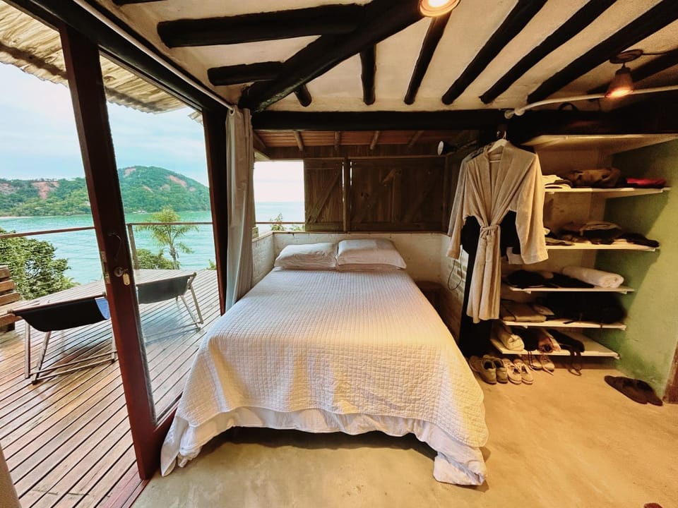 Bed, Natural landscape, View (from property/room), Balcony/Terrace