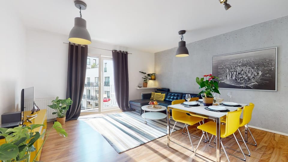 TV and multimedia, Living room, Seating area, Dining area