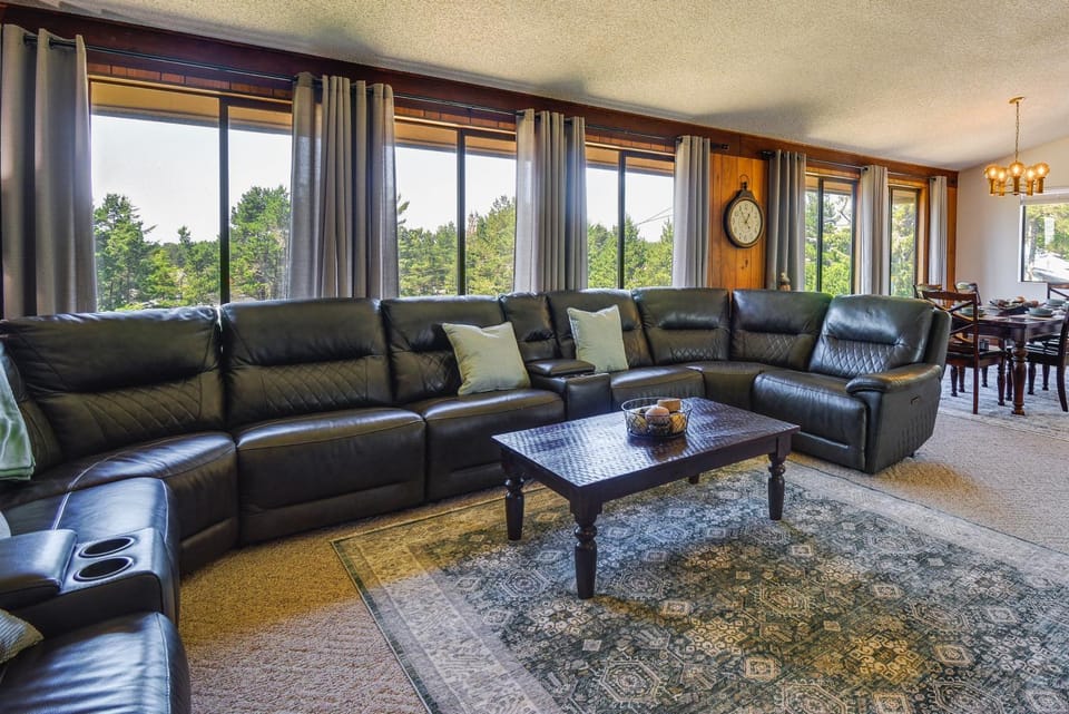 Westport Retreat with Pool Table Walk to State Park House in Westport