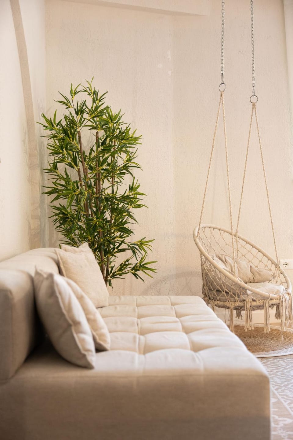 Bed, Living room