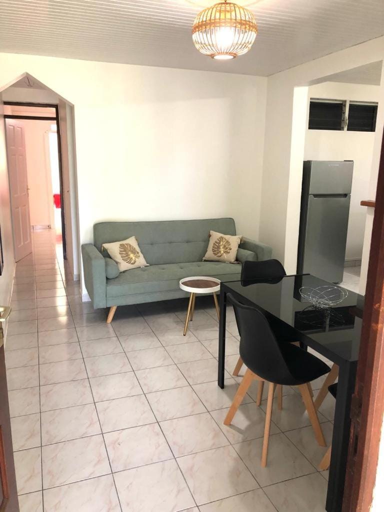 La Kaz a Nana (F2 - Bas de Villa) Apartment in Le Gosier