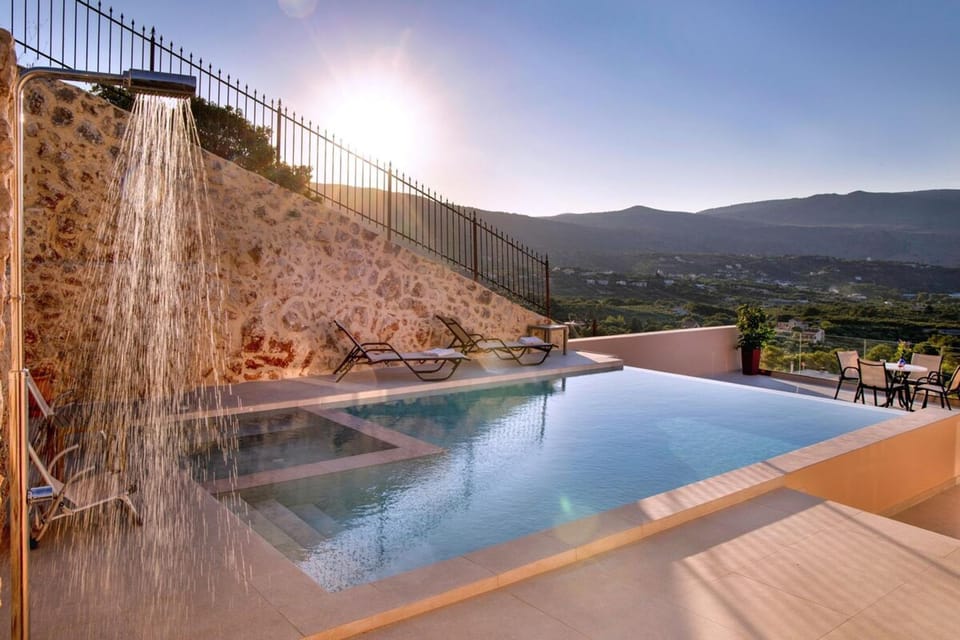 Mountain view, Pool view, Swimming pool, sunbed