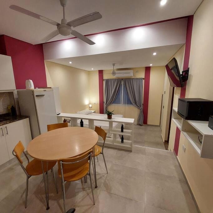 TV and multimedia, Kitchen or kitchenette, Living room, Seating area, Dining area, fireplace, minibar, oven
