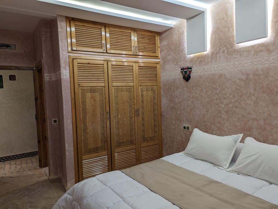 Bed, Photo of the whole room, Bedroom, wardrobe