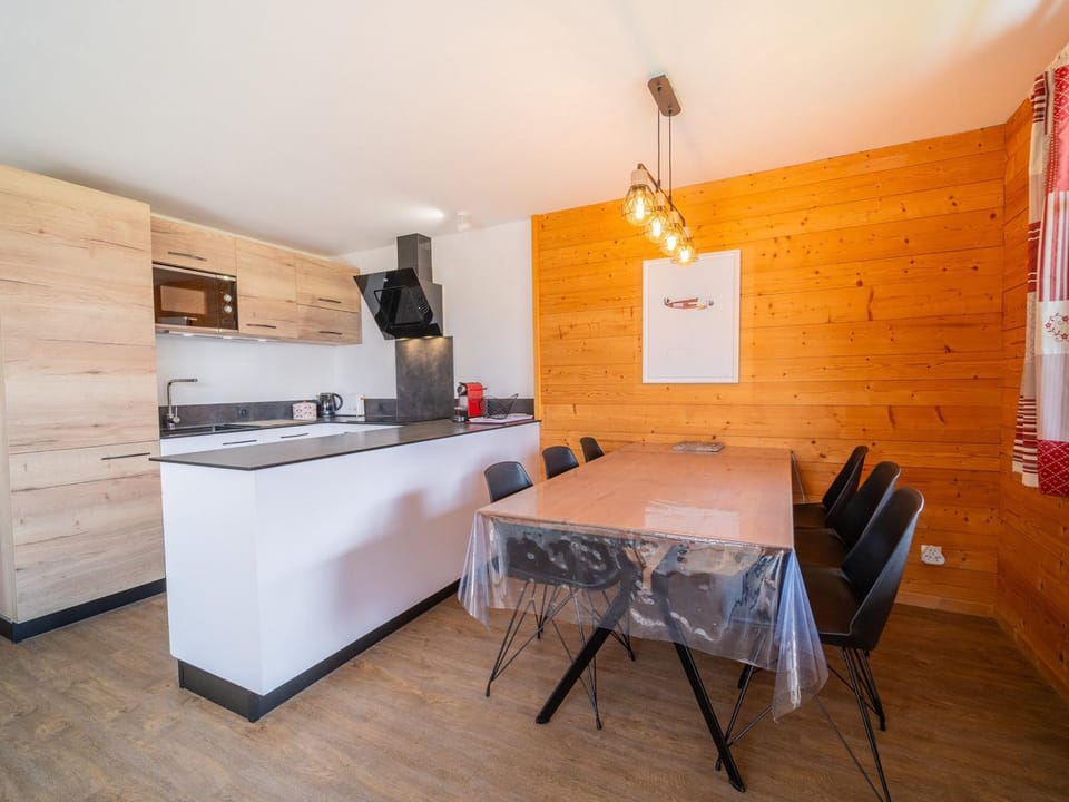 Bel Appart 6 Pers - 2 Ch - Terrasse Sud - Garage - WIFI - La Clusaz - FR-1-437-105 Apartment in La Clusaz