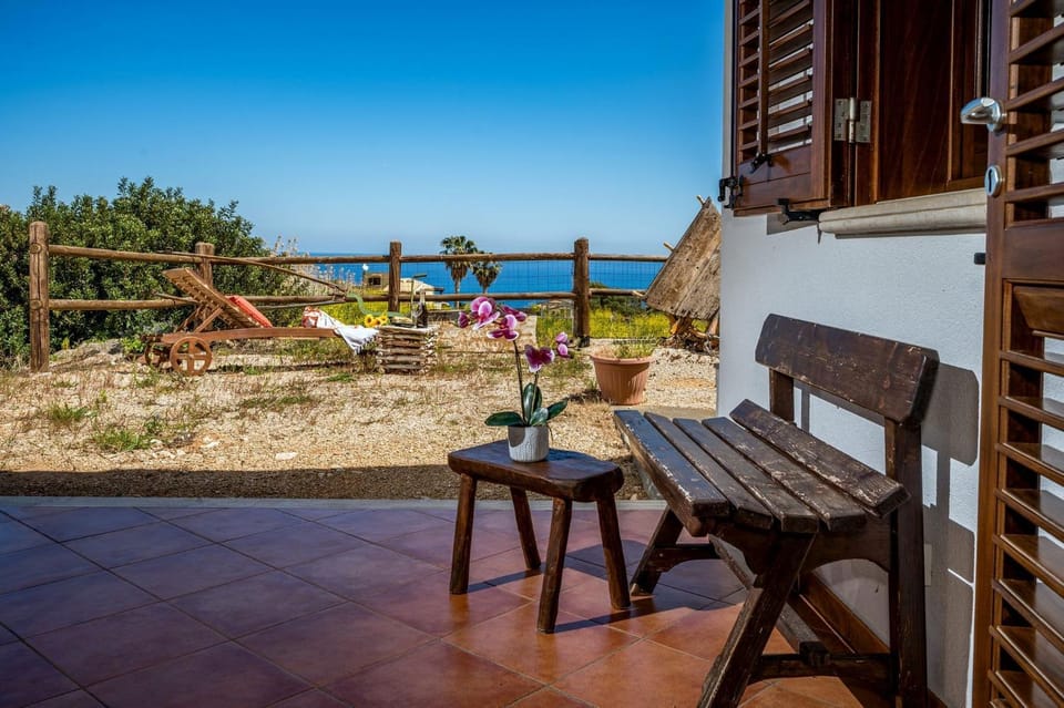 Patio, Restaurant/places to eat, Balcony/Terrace, Garden view, Landmark view, Mountain view, Sea view