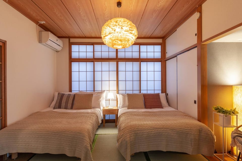 Bed, Bedroom, air conditioner