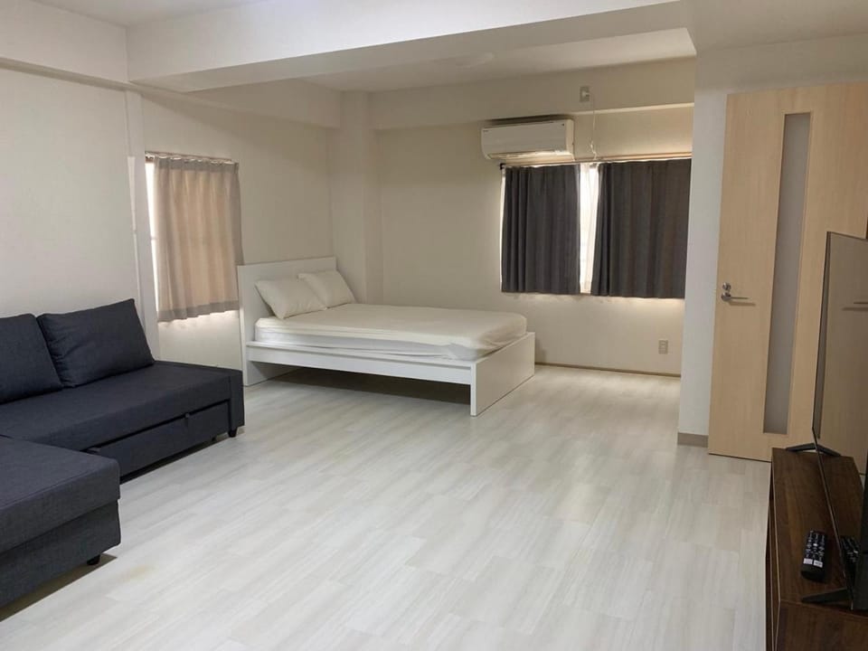 STUDIO HINODECHO ｌ日の出町 Apartment in Yokosuka