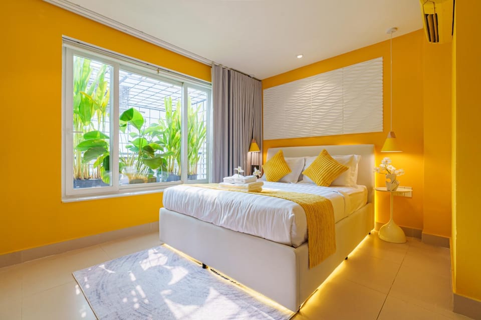 Photo of the whole room, Bedroom