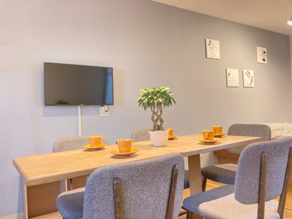TV and multimedia, Dining area