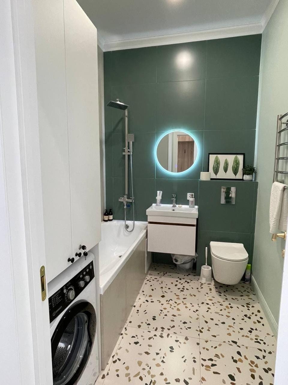 Toilet, Bathroom, washing machine
