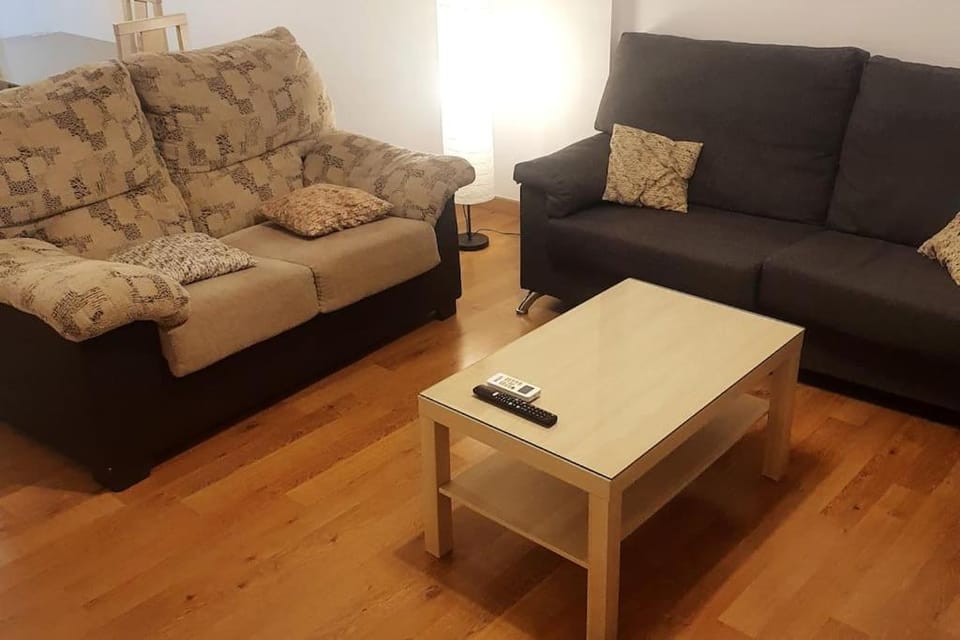 2F, Aire Acond, 85m2, 2 dormit mas sofá cama, 6 huéspedes, WIFI gratis Apartment in Andalusia