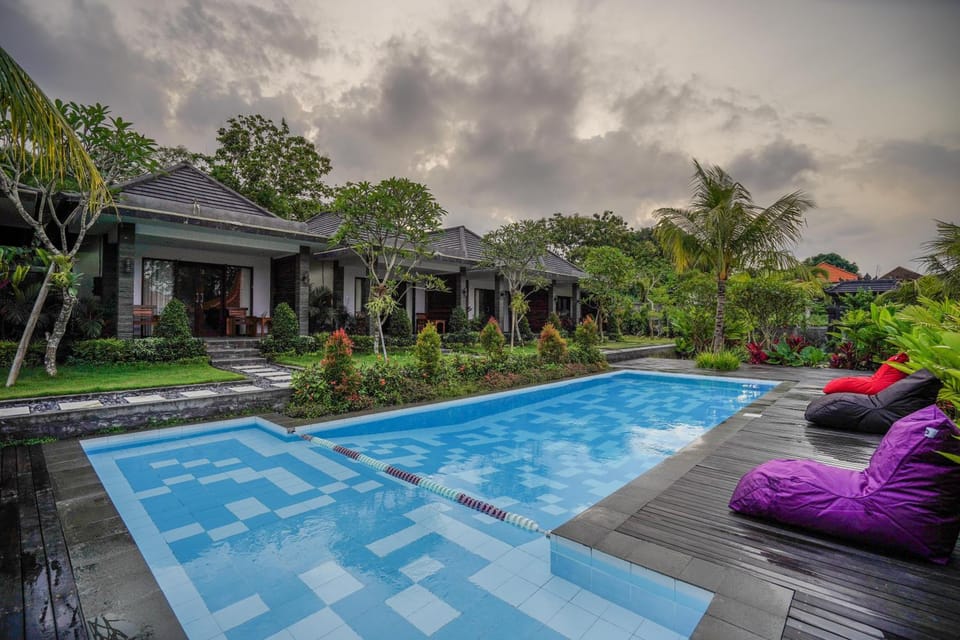 Day, Natural landscape, Garden, Pool view, Swimming pool, sunbed