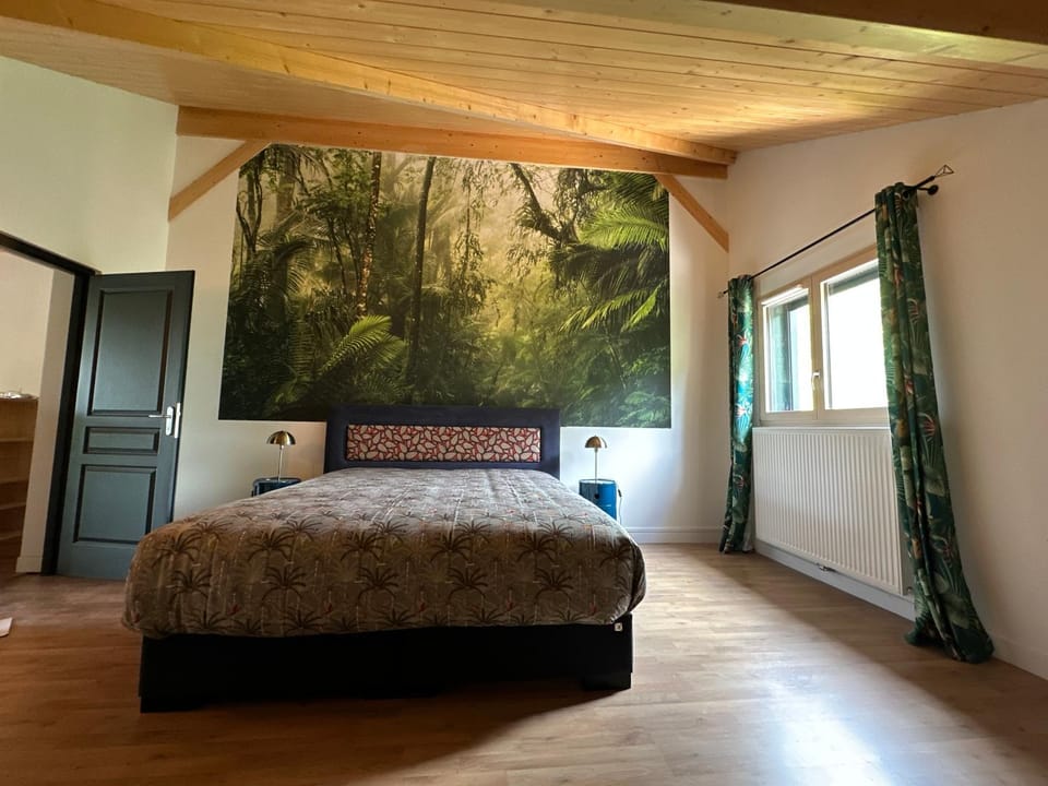 les anthocyanes CHAMBRE FORET Bed and Breakfast in Jura