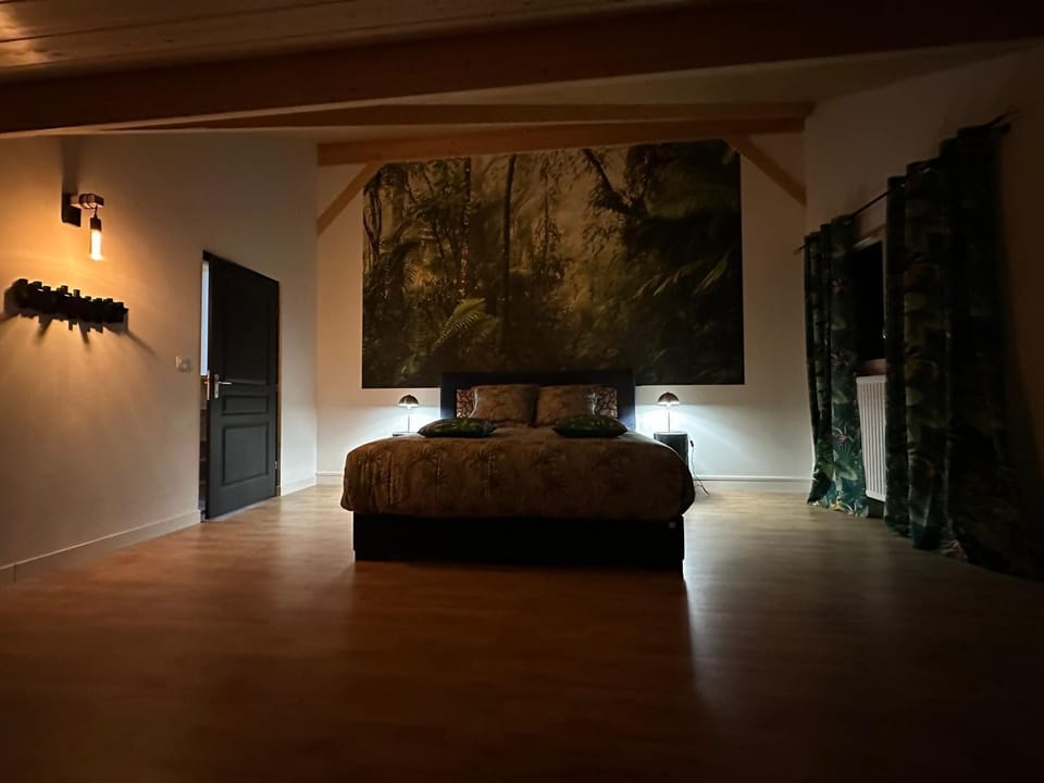 les anthocyanes CHAMBRE FORET Bed and Breakfast in Jura