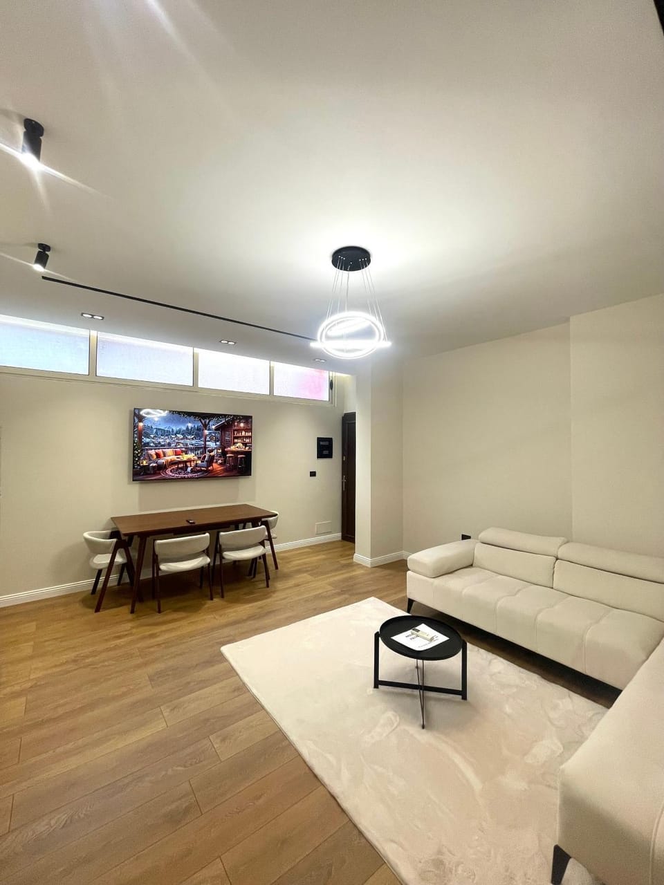 Communal lounge/ TV room, TV and multimedia, Living room, Seating area, Dining area, Evening entertainment