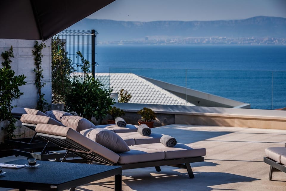 Day, View (from property/room), Balcony/Terrace, Seating area, Mountain view, Sea view, sunbed