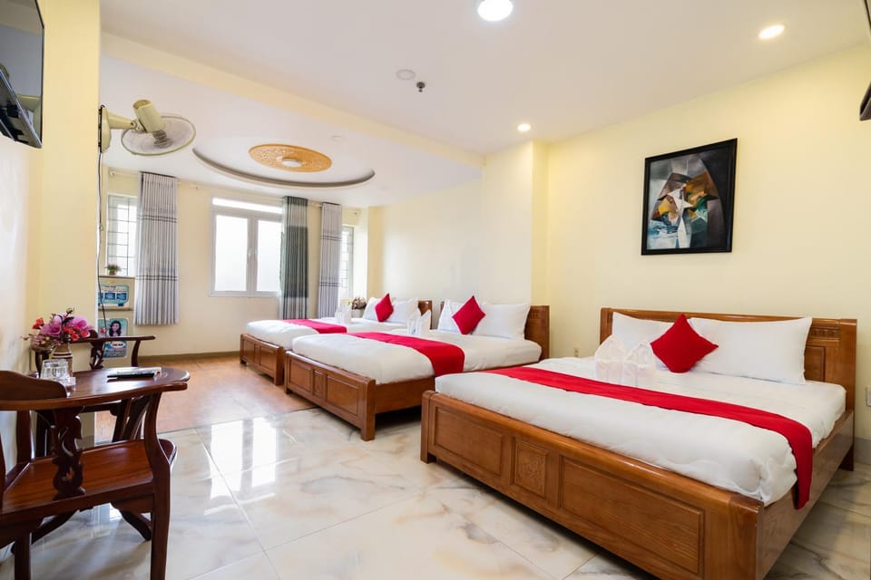 Bed, TV and multimedia, Photo of the whole room, Bedroom, air conditioner