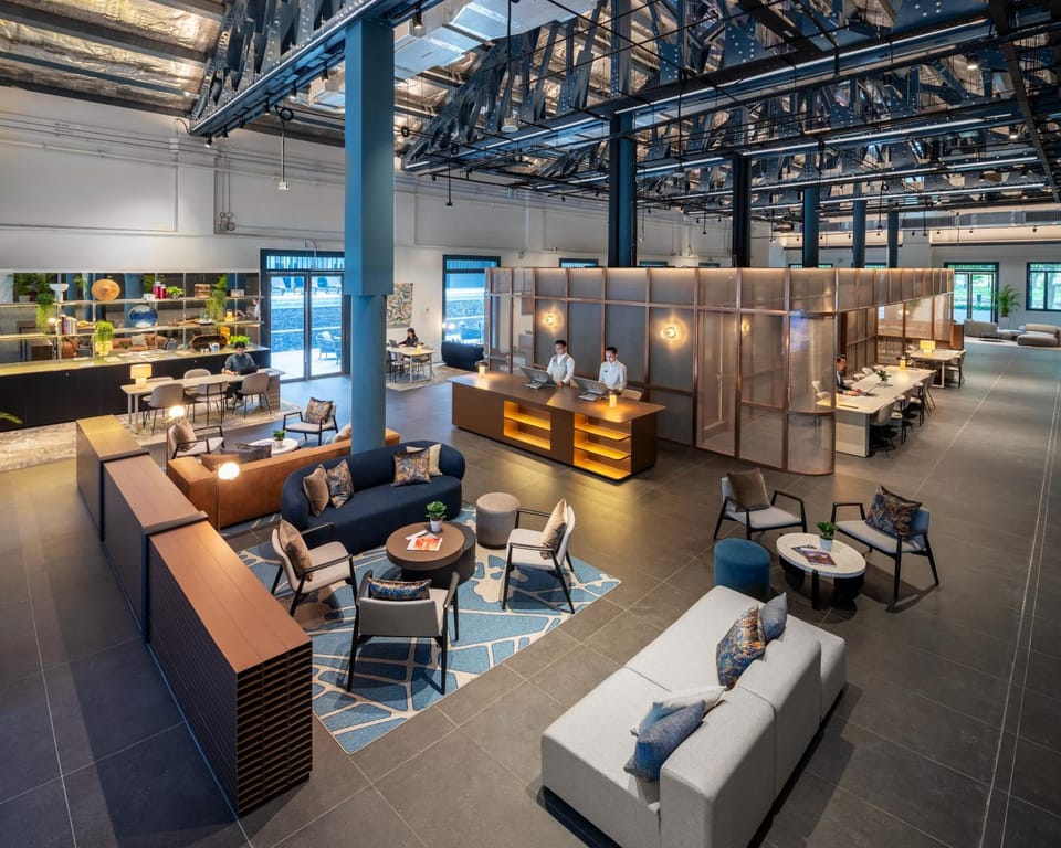 Staff, Lobby or reception, Seating area, Area and facilities