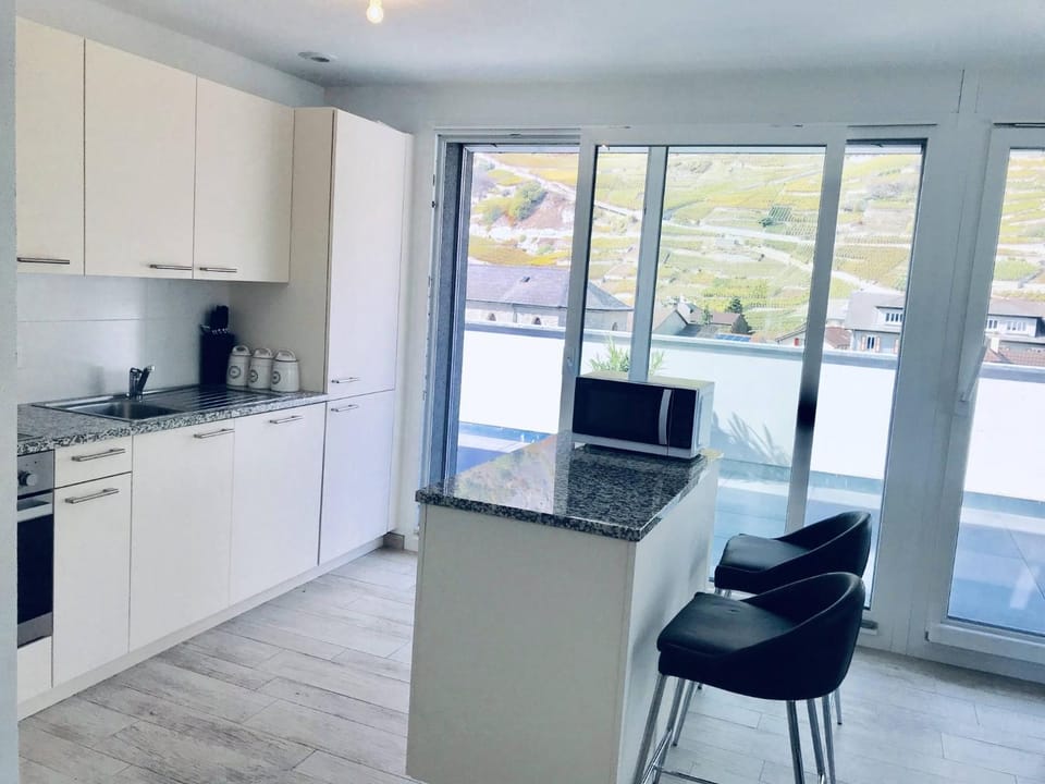 Kitchen or kitchenette, pet friendly, stove