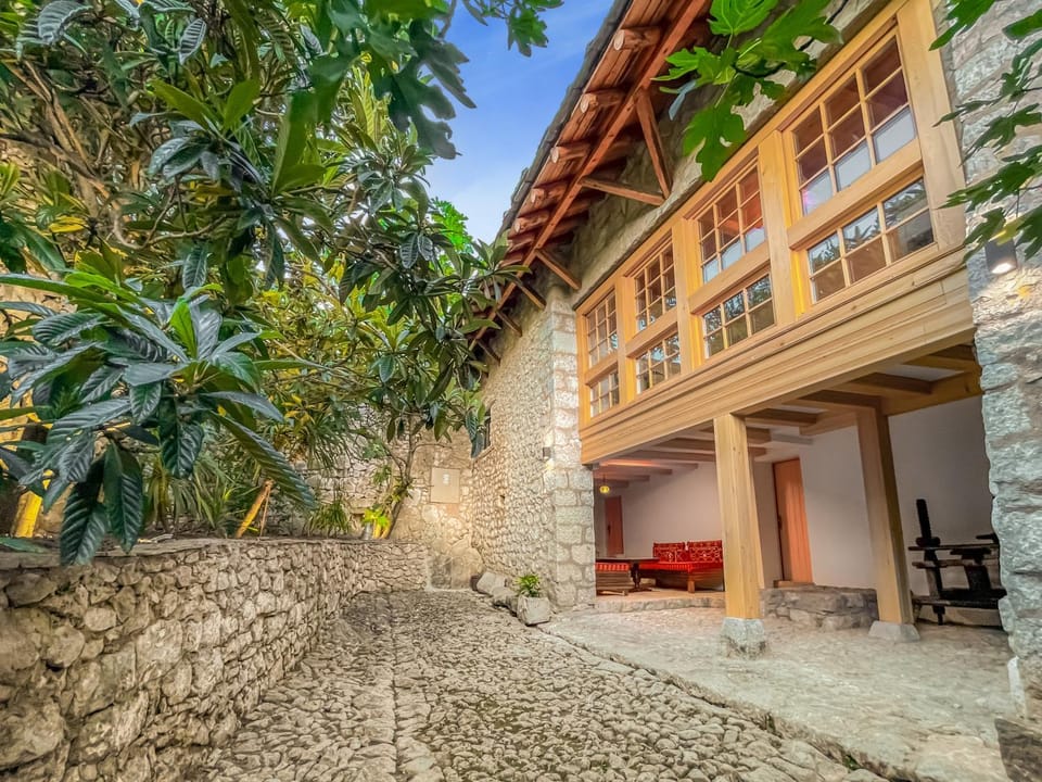 Property building, Facade/entrance