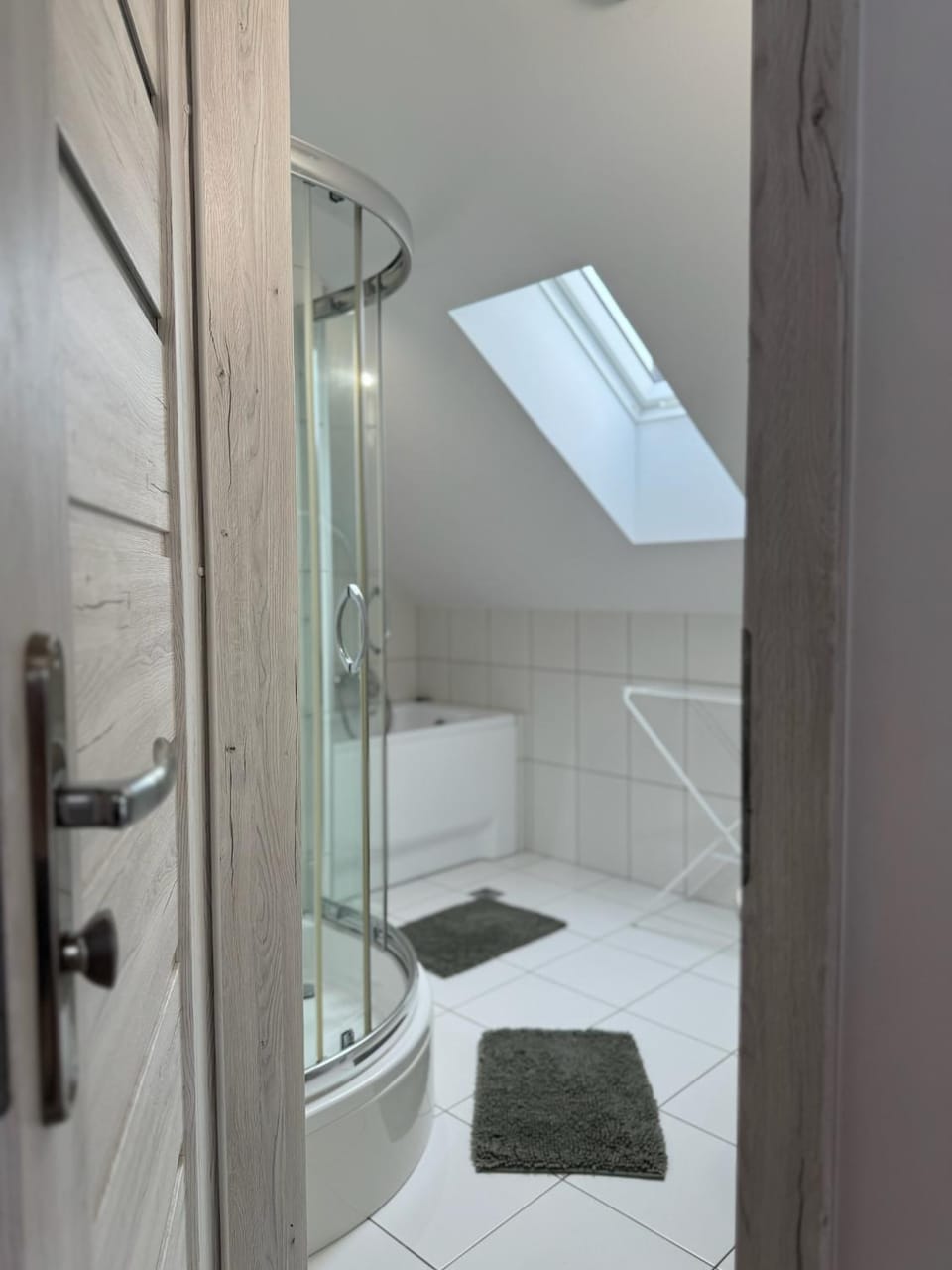 Shower, Bathroom, Bath, towels