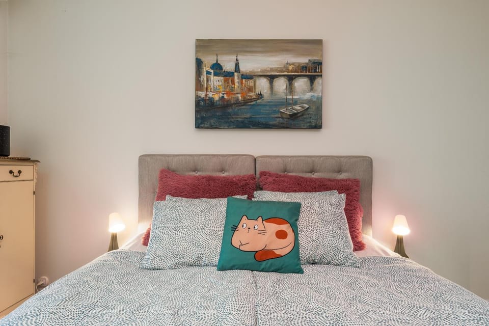 Bed, Photo of the whole room, Bedroom