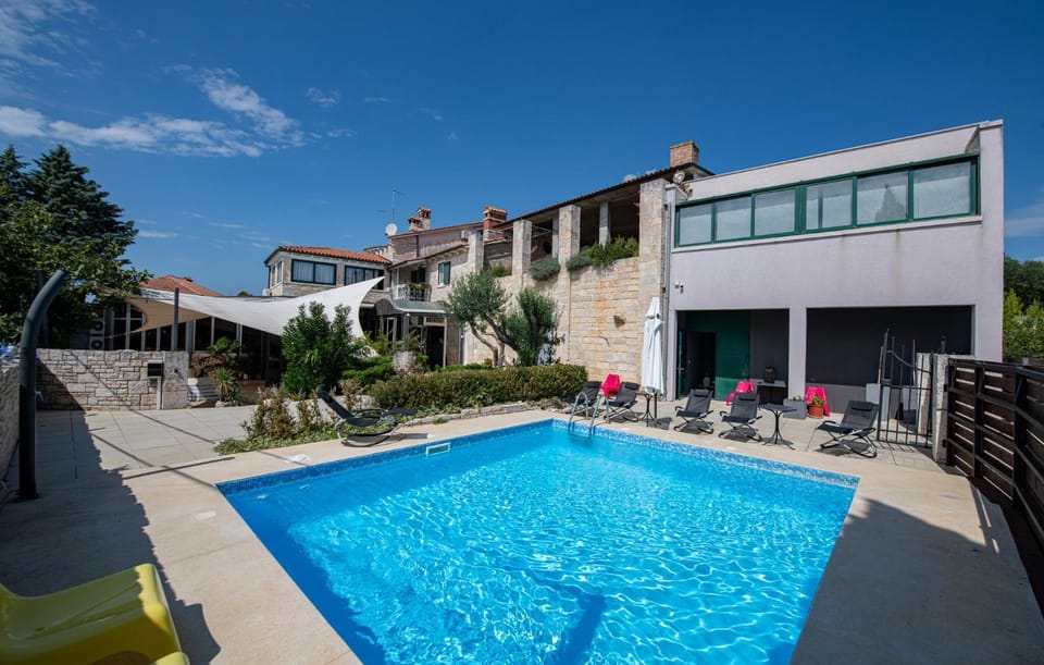 Swimming pool