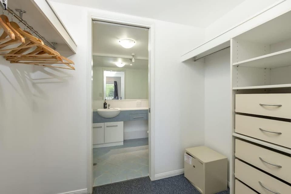 Bathroom, wardrobe