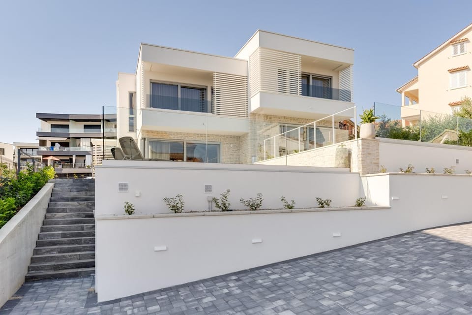 Luxury semidetached villa Smokva 1 - near the center and sea - by TRAVELER tourist agency Krk Villa in Krk
